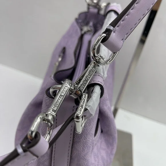 MICHAEL KORS Carson Md Sign Logo Convertible Bucket Cross Shoulder
Lt Quartz
NWT - Picture 9 of 16